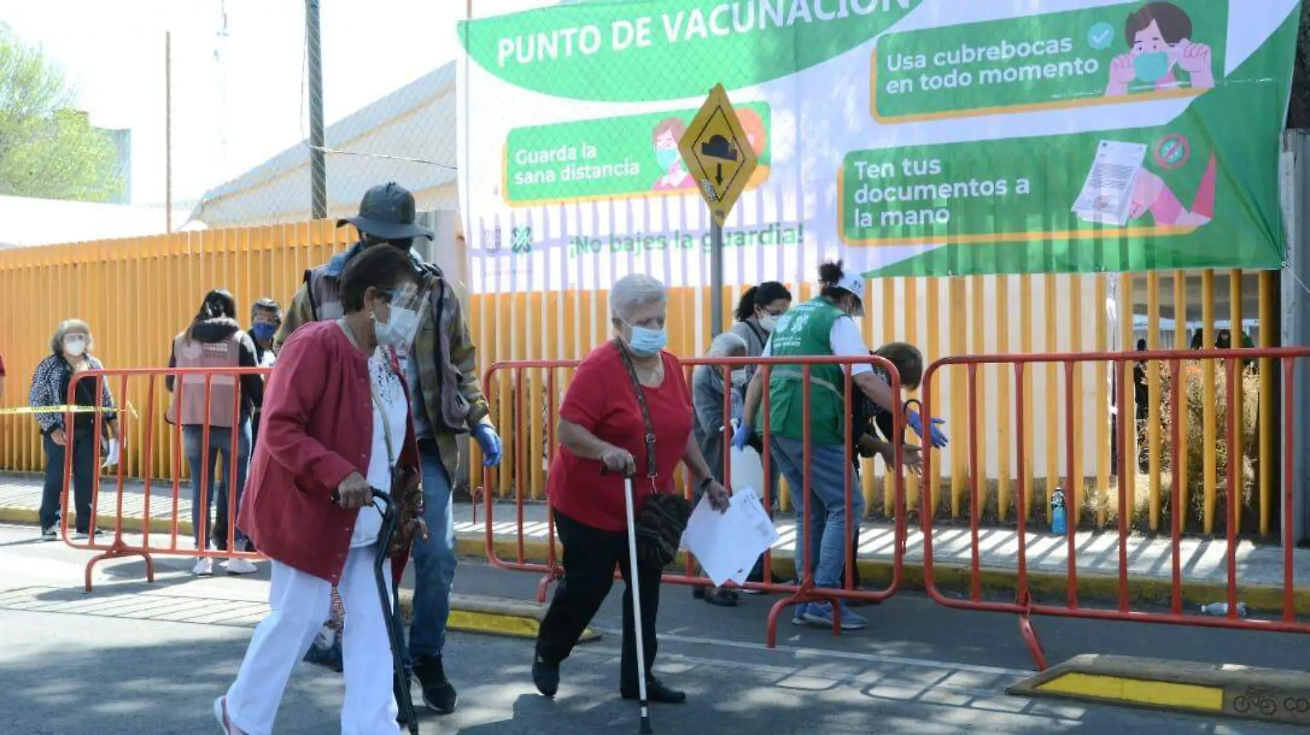 vacunacion adultos mayores covid-19 mexico cdmx